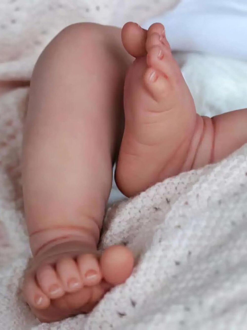 Realistic Reborn Preemie Baby Dolls - 18Inches Vinyl - Picture 4 of 5